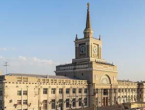 Железнодорожный вокзал Волгограда - дворец в стиле сталинского ампира